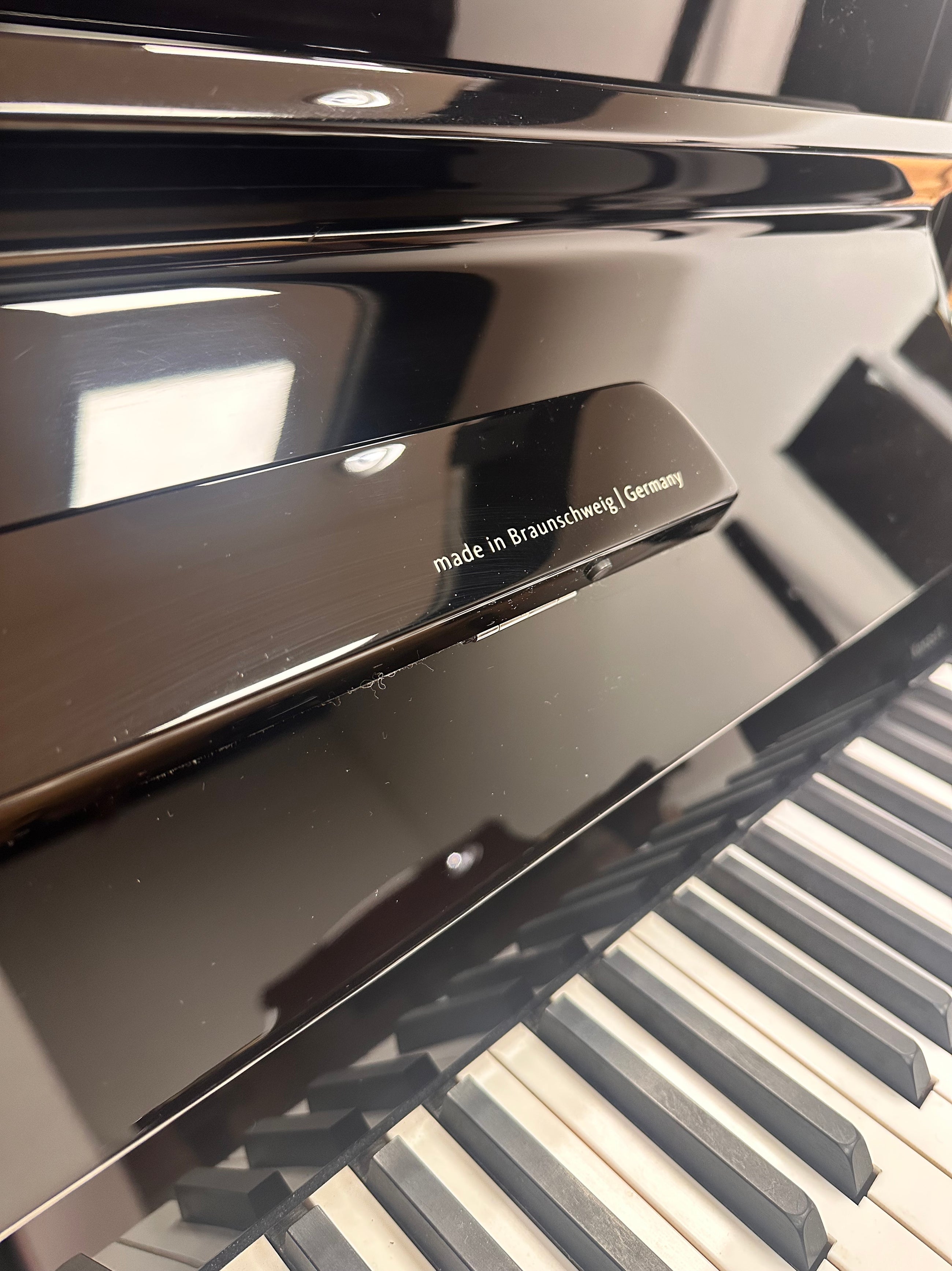 Pre-Owned Schimmel K122E Upright Piano
