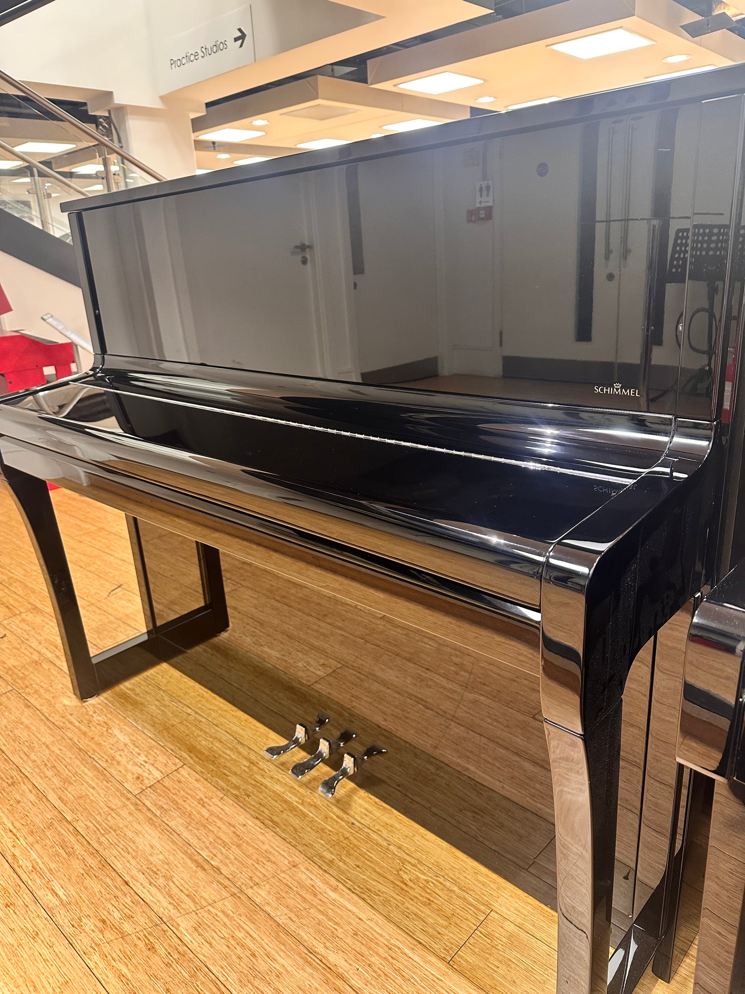 Pre-Owned Schimmel K122E Upright Piano