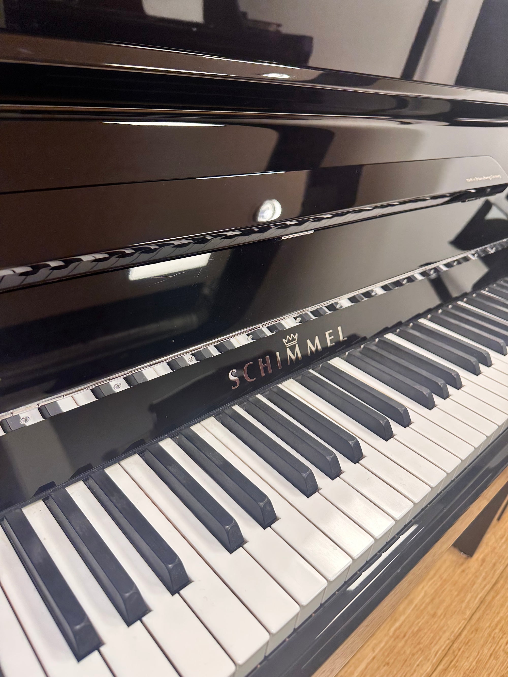Pre-Owned Schimmel K122E Upright Piano